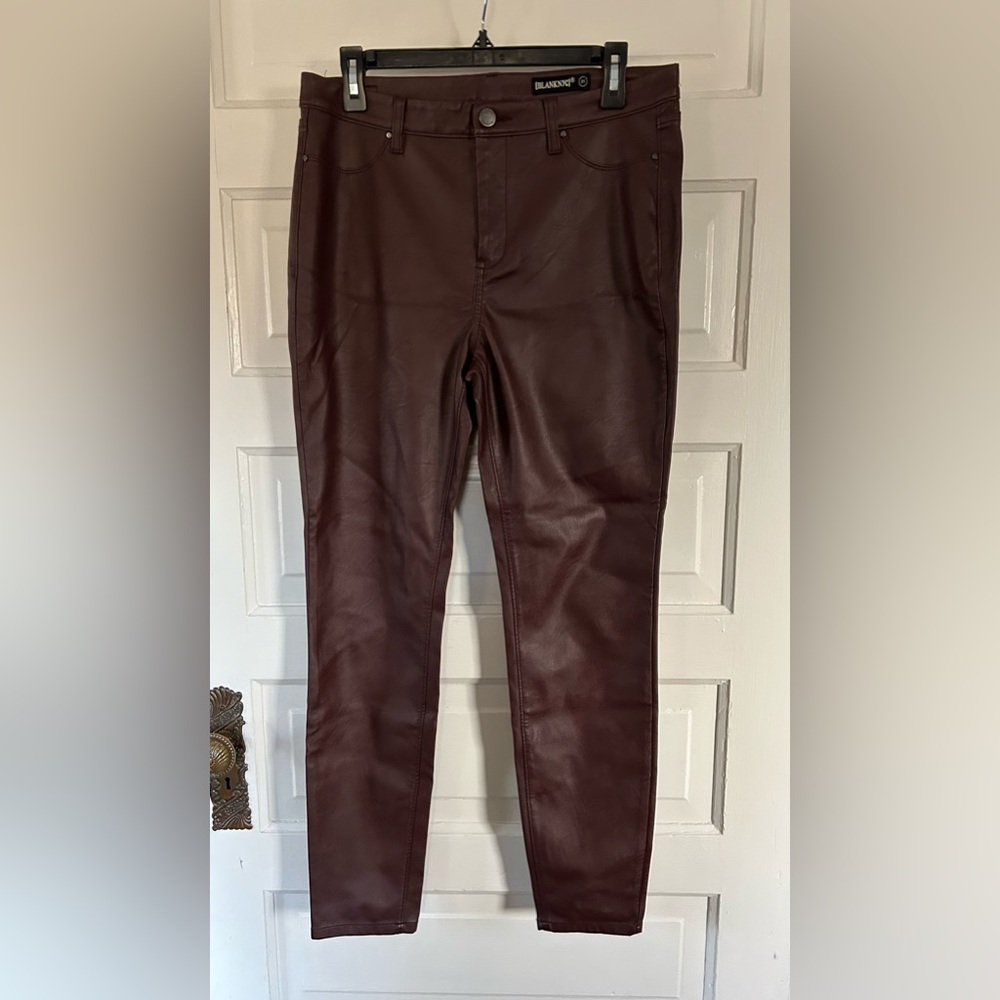 Blank NYC Maroon Faux Leather High Waist Pants with Pockets. Size 31